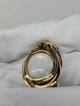 Load image into Gallery viewer, Warm flowy Moonstone pendant