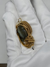 Load image into Gallery viewer, Labradorite Mini Amulet