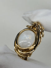 Load image into Gallery viewer, Warm flowy Moonstone pendant