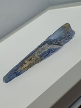 Load image into Gallery viewer, Long Kyanite wand