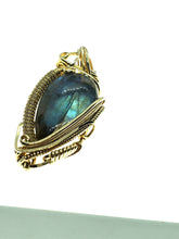 Load image into Gallery viewer, Blue Labradorite Arrowhead Pendant