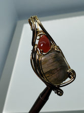 Load image into Gallery viewer, Coil-less Labradorite &amp; Carnelian Flow