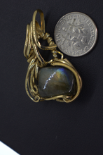Load image into Gallery viewer, Bench Labradorite Pendant